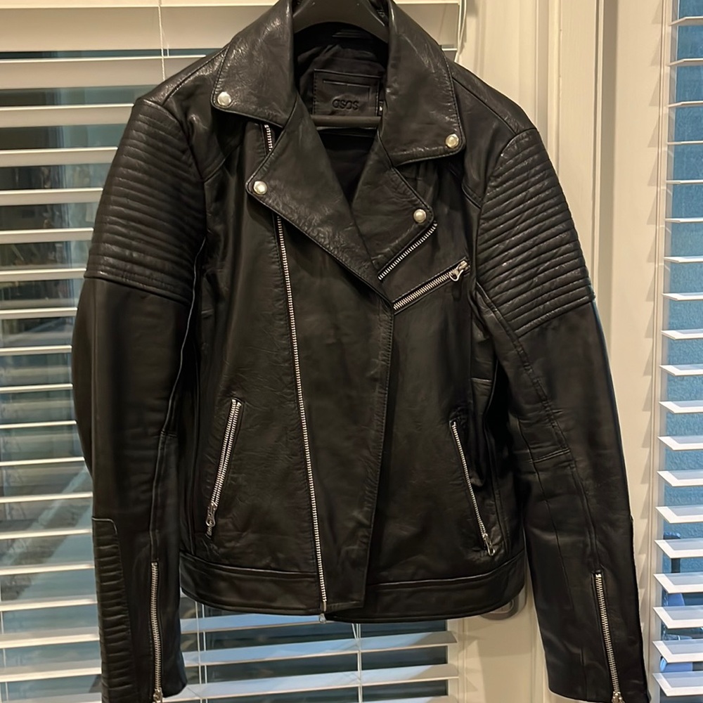 Men’s Black leather biker jacket
